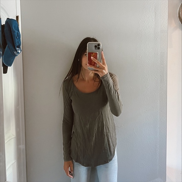 BP // Top - Picture 3 of 4